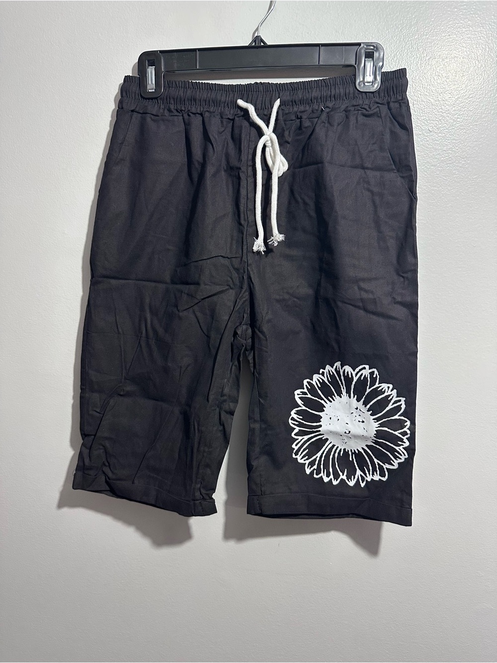 High-Waist Black Shorts White Daisy Print Size M (1497)